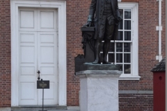 290